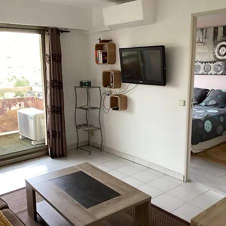 2 Pieces Meubles A Juan Les Pins Appartamento Antibes