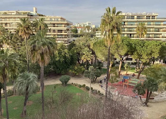 2 Pieces Meubles A Juan Les Pins شقة